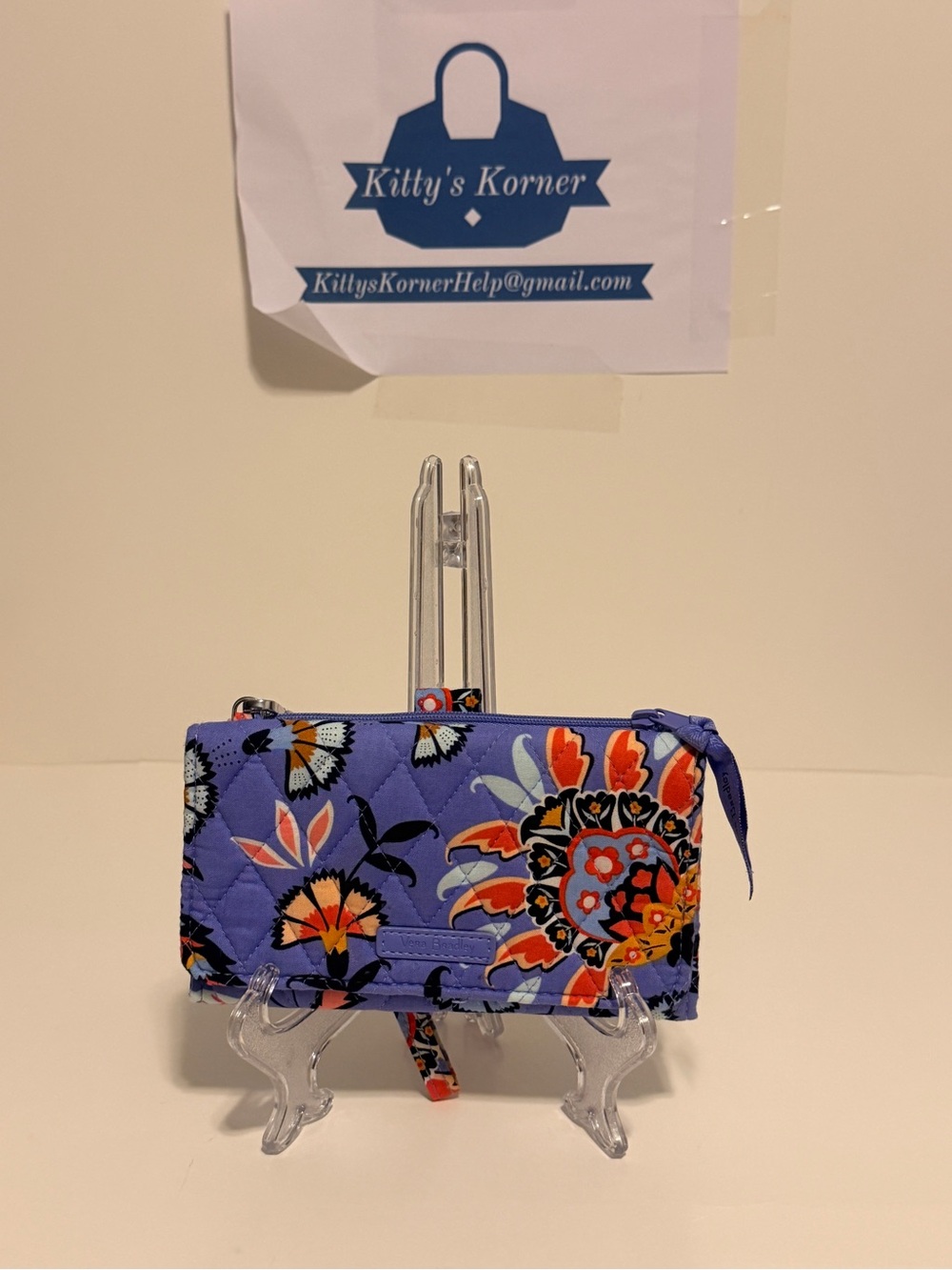 NWOT Vera Bradley Wristlet Wallet in the Mural Garden Pattern